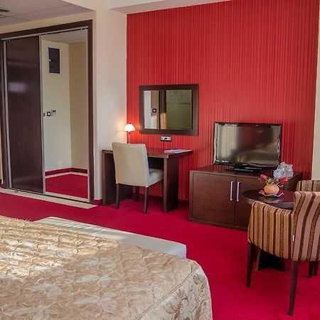 Tcc Grand Plaza Hotel Skopje Luaran gambar