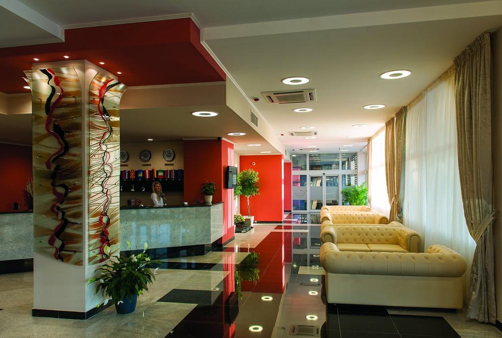 Tcc Grand Plaza Hotel Skopje Luaran gambar