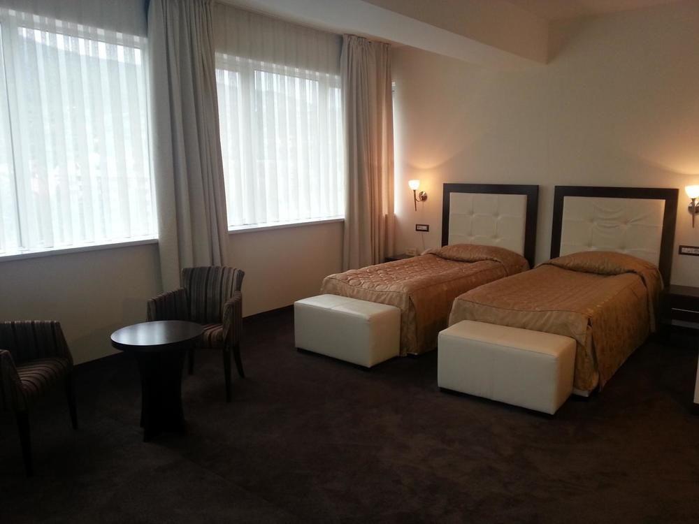 Tcc Grand Plaza Hotel Skopje Luaran gambar