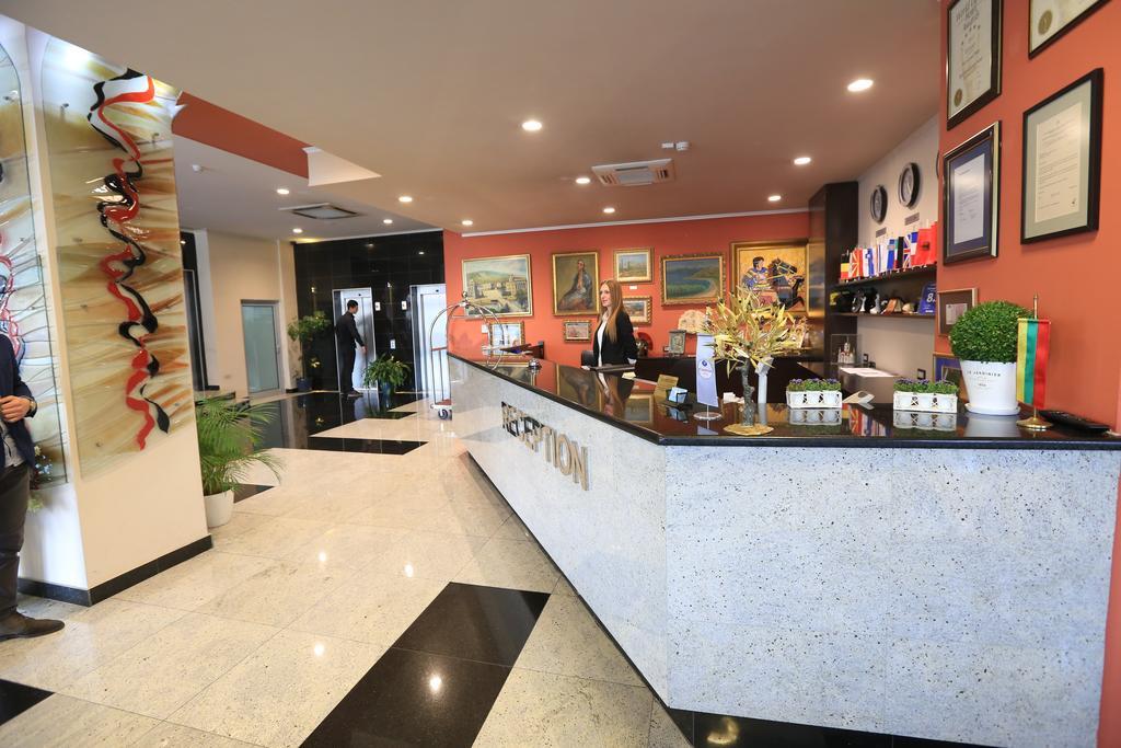 Tcc Grand Plaza Hotel Skopje Luaran gambar