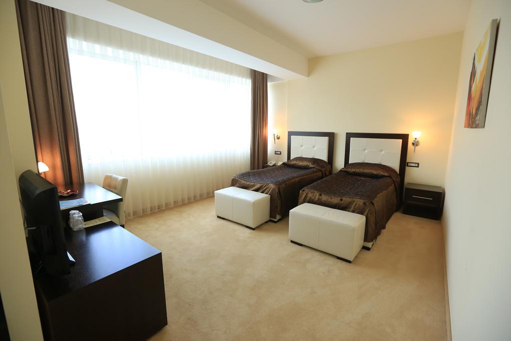 Tcc Grand Plaza Hotel Skopje Luaran gambar