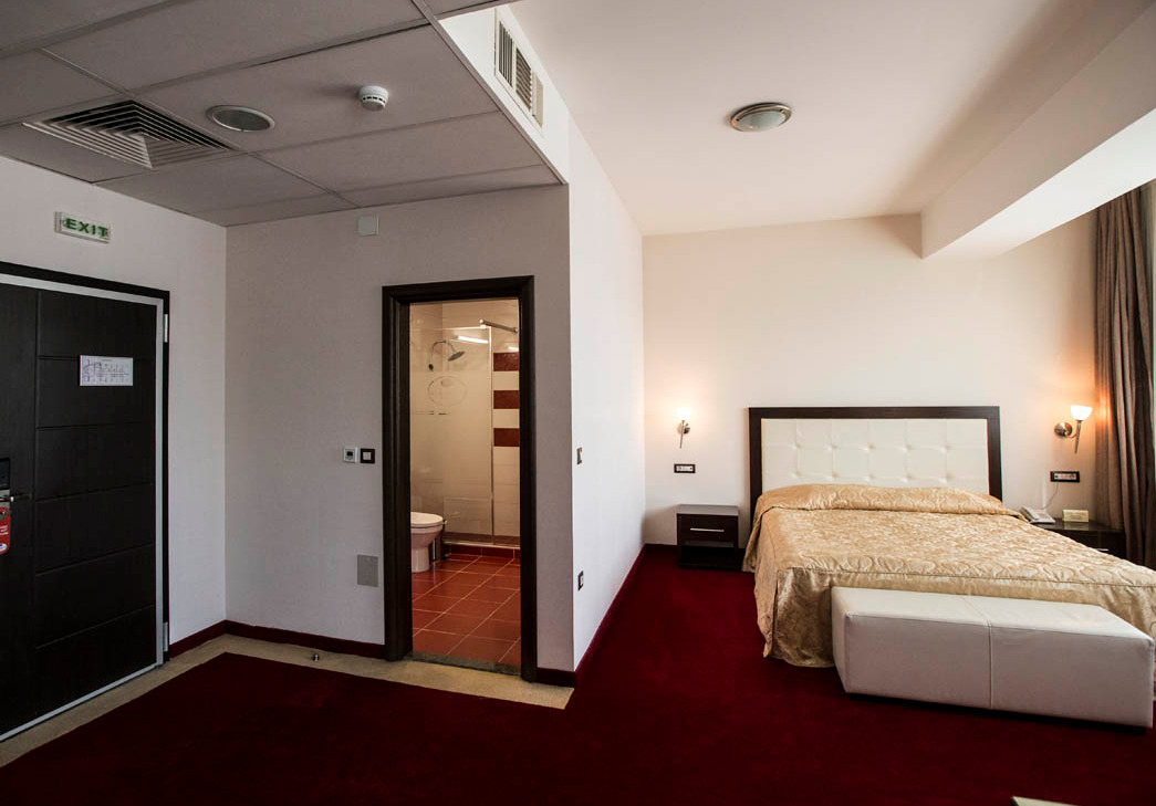 Tcc Grand Plaza Hotel Skopje Luaran gambar
